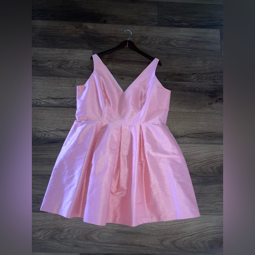 Lula Kate women’s pink Satin V-Neck dress size XXL